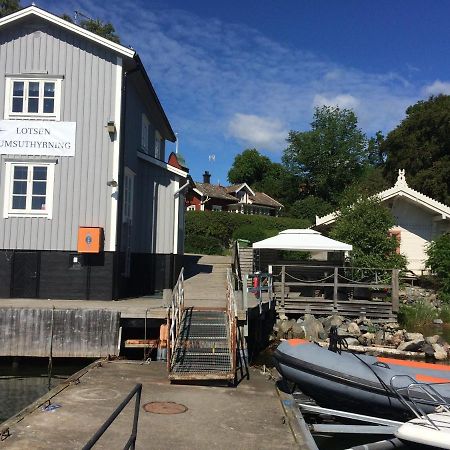 Vandrarhemmet Lotsen Dalarö Buitenkant foto